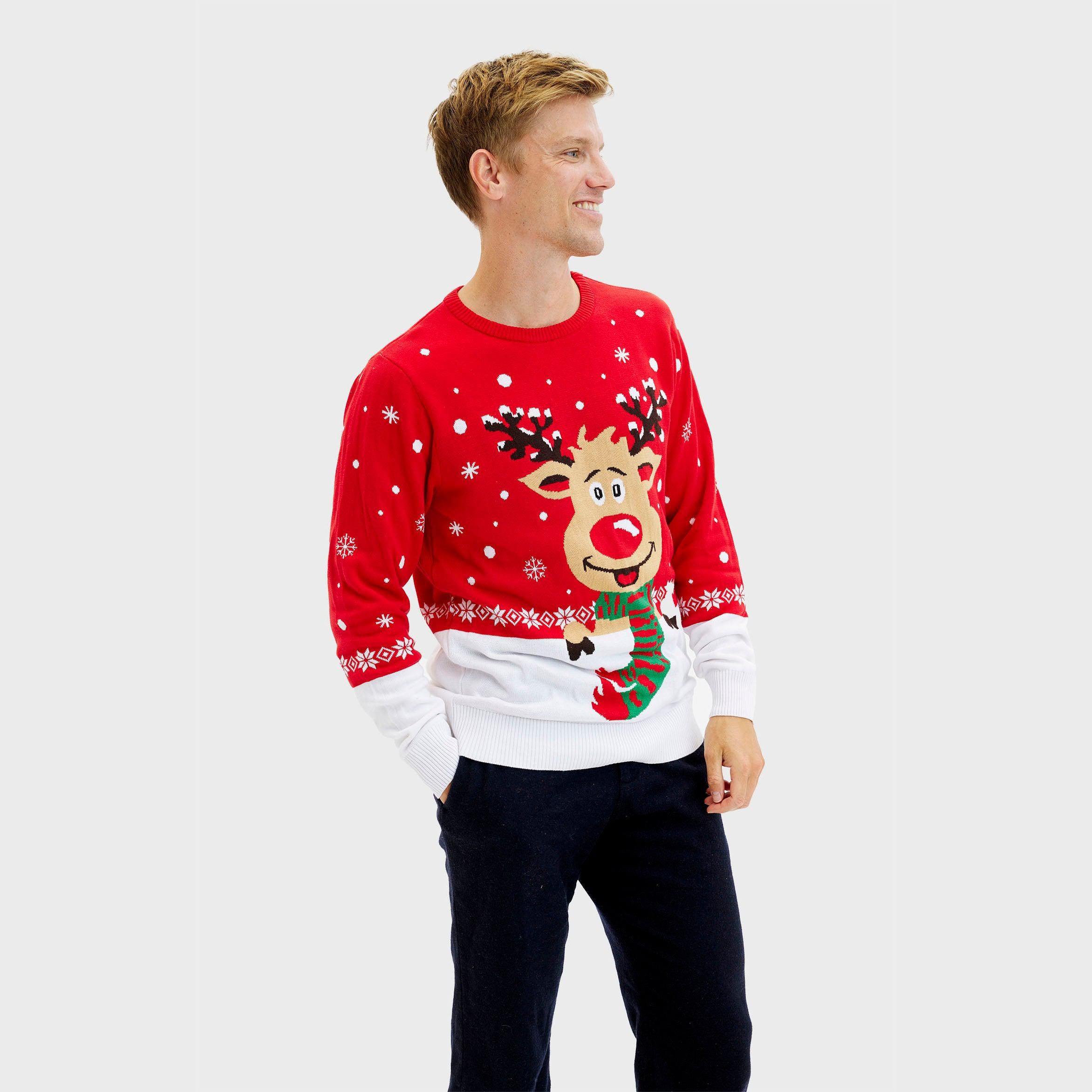 Roter Weihnachtspullover Herren mit kleinem Rentiermotiv und Schneeflockenmuster.