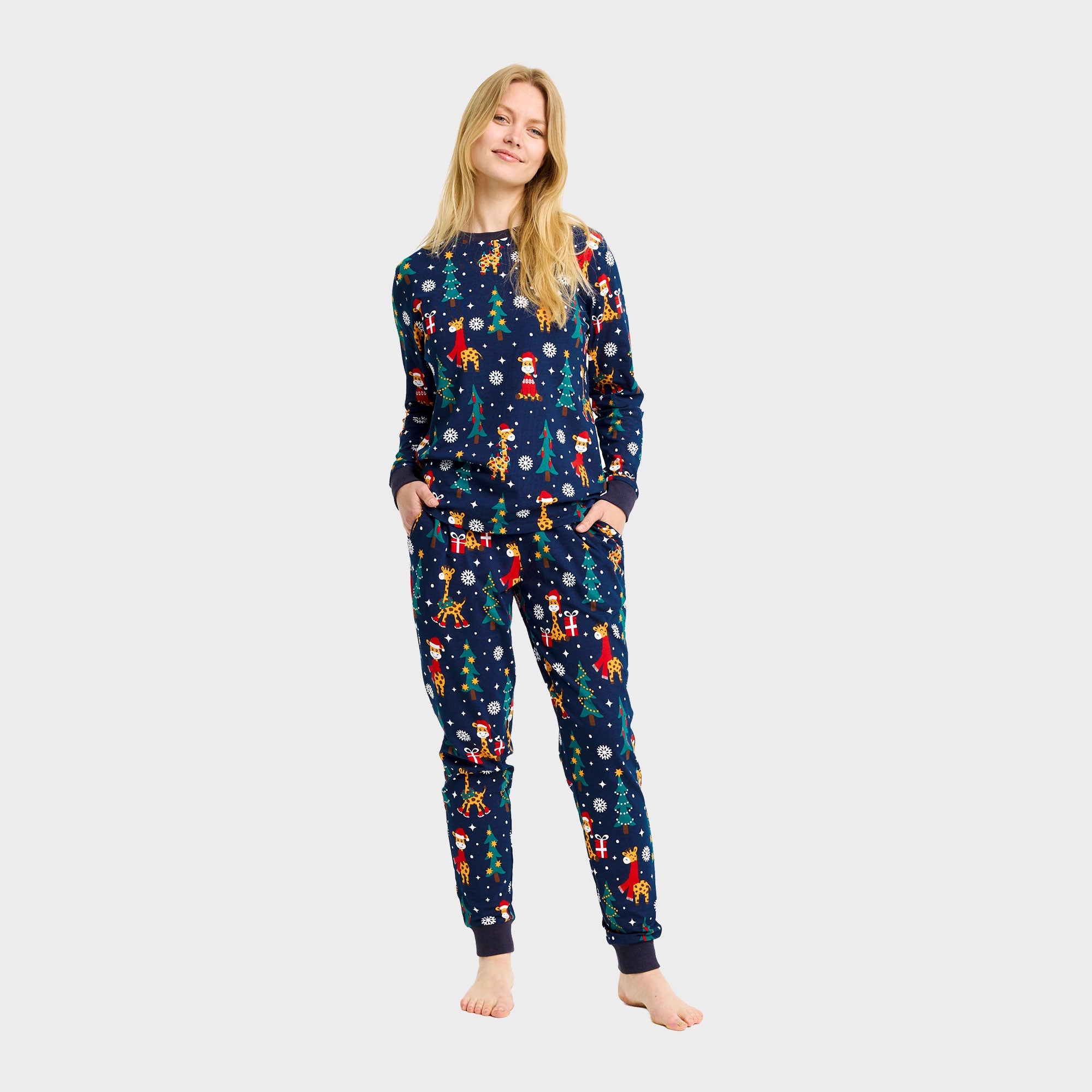 Damen Weihnachtspyjama mit buntem Giraffenmuster aus Baumwolle, langärmlig, weihnachtspullover damen Stil.