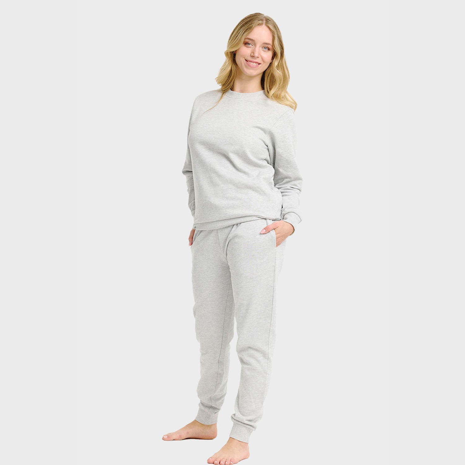 Graues Sweatset aus Bio-Baumwolle für Damen, weihnachtspyjama damen mit komfortablem Schnitt.