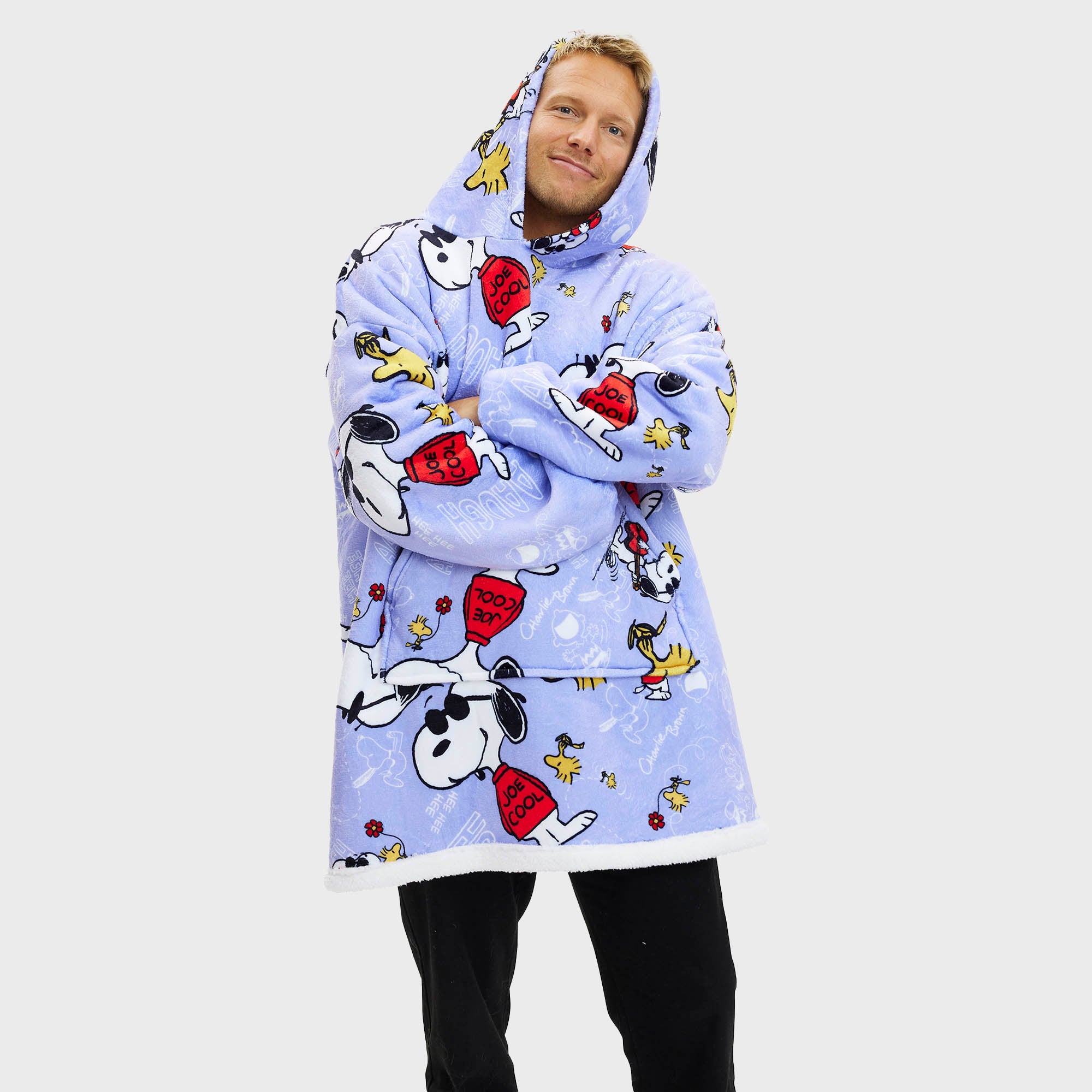 Weihnachtspullover Herren in Hellblau mit Snoopy-Muster, weihnachtspullover damen, weihnachtspyjama unisex mit Kapuze.